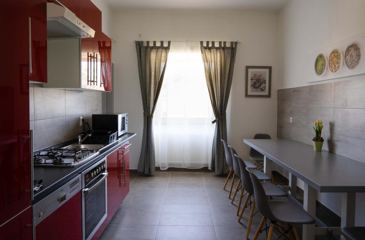 Kunfoglalas Apartmanhaz Kisujszallas Exterior photo